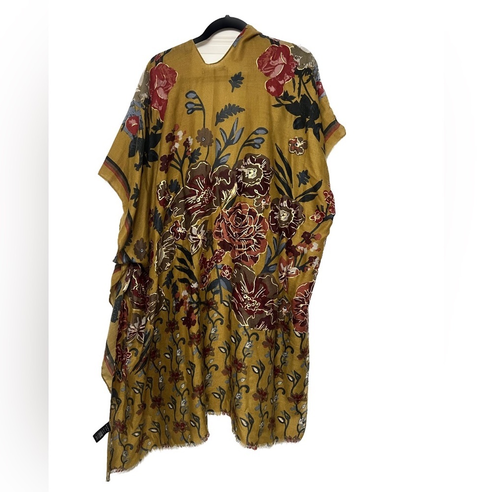Do Everything In Love brand floral kimono or cardigan one size, gold embellish - Picture 2 of 4